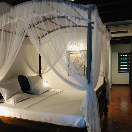 Palm Garden Village Hotel Anuradhapura Exteriör bild