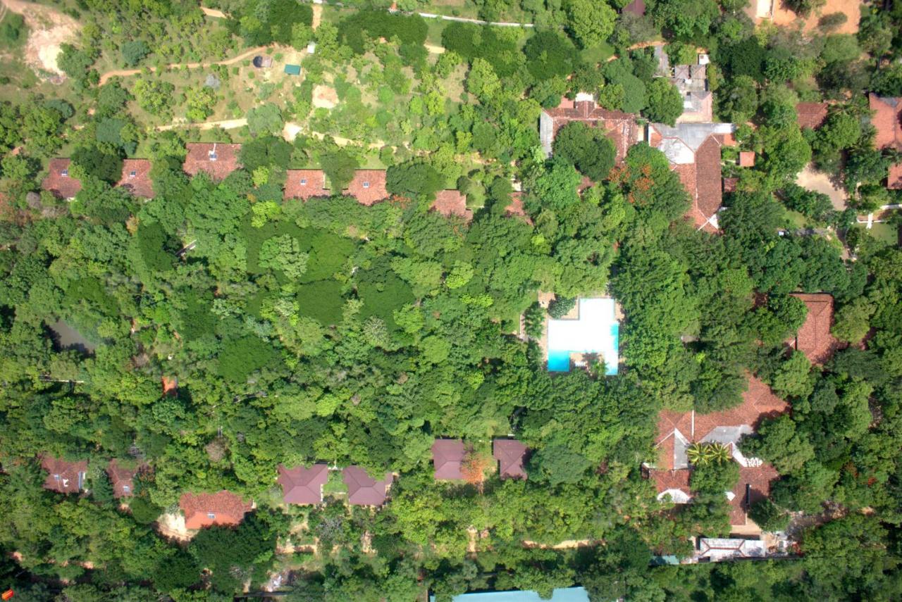 Palm Garden Village Hotel Anuradhapura Exteriör bild
