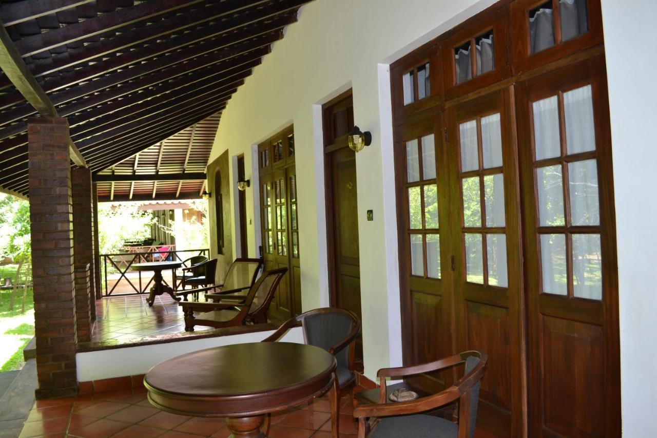 Palm Garden Village Hotel Anuradhapura Exteriör bild